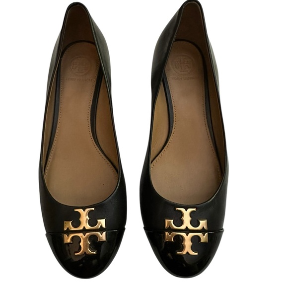 Tory Burch Everly 35mm Cap Toe Wedge
Nappa & Patent Leather Black Gold Size 6.5 - Picture 9 of 12